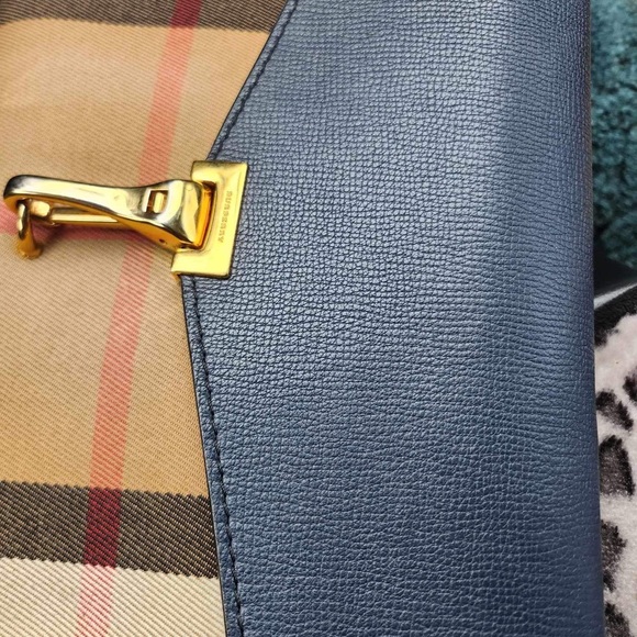 Authentic Burberry Bag. Check the code and you can authenticate. - Picture 17 of 17
